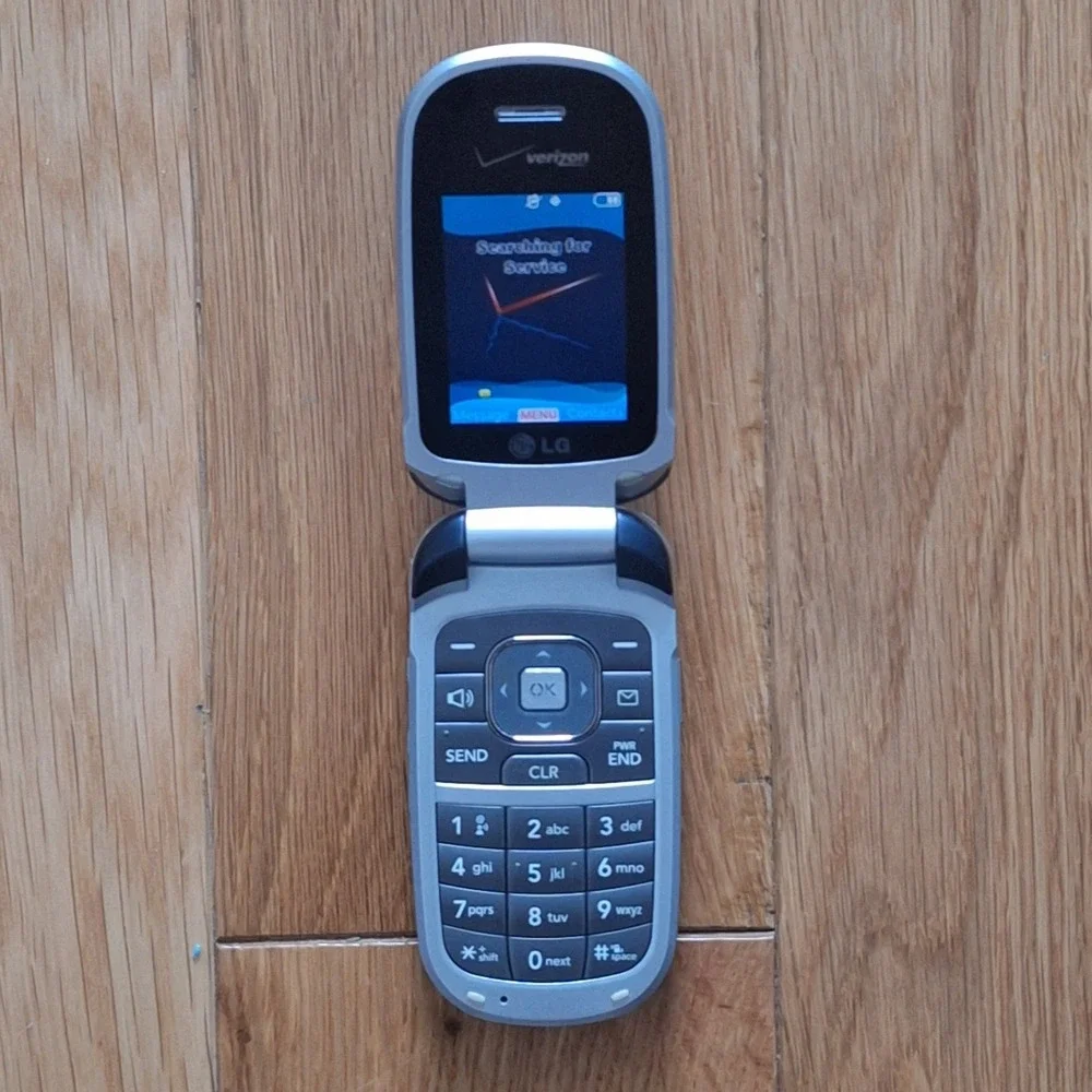 LG Verizon Y2K Flip Phone 3G CDMA Music Controls Blue Silver
